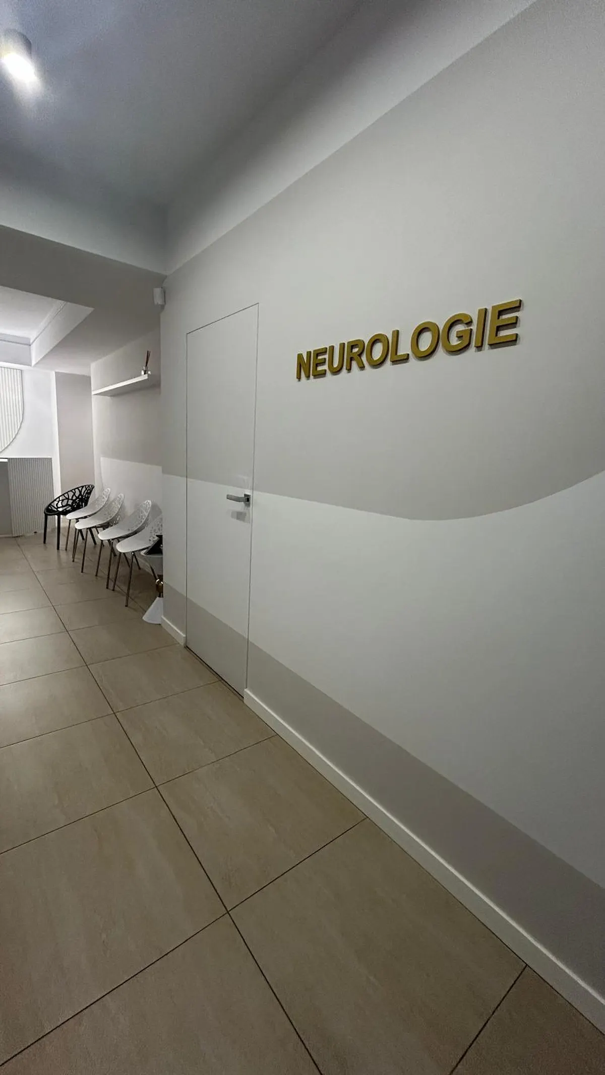 Culoar de acces către cabinetul de neurologie